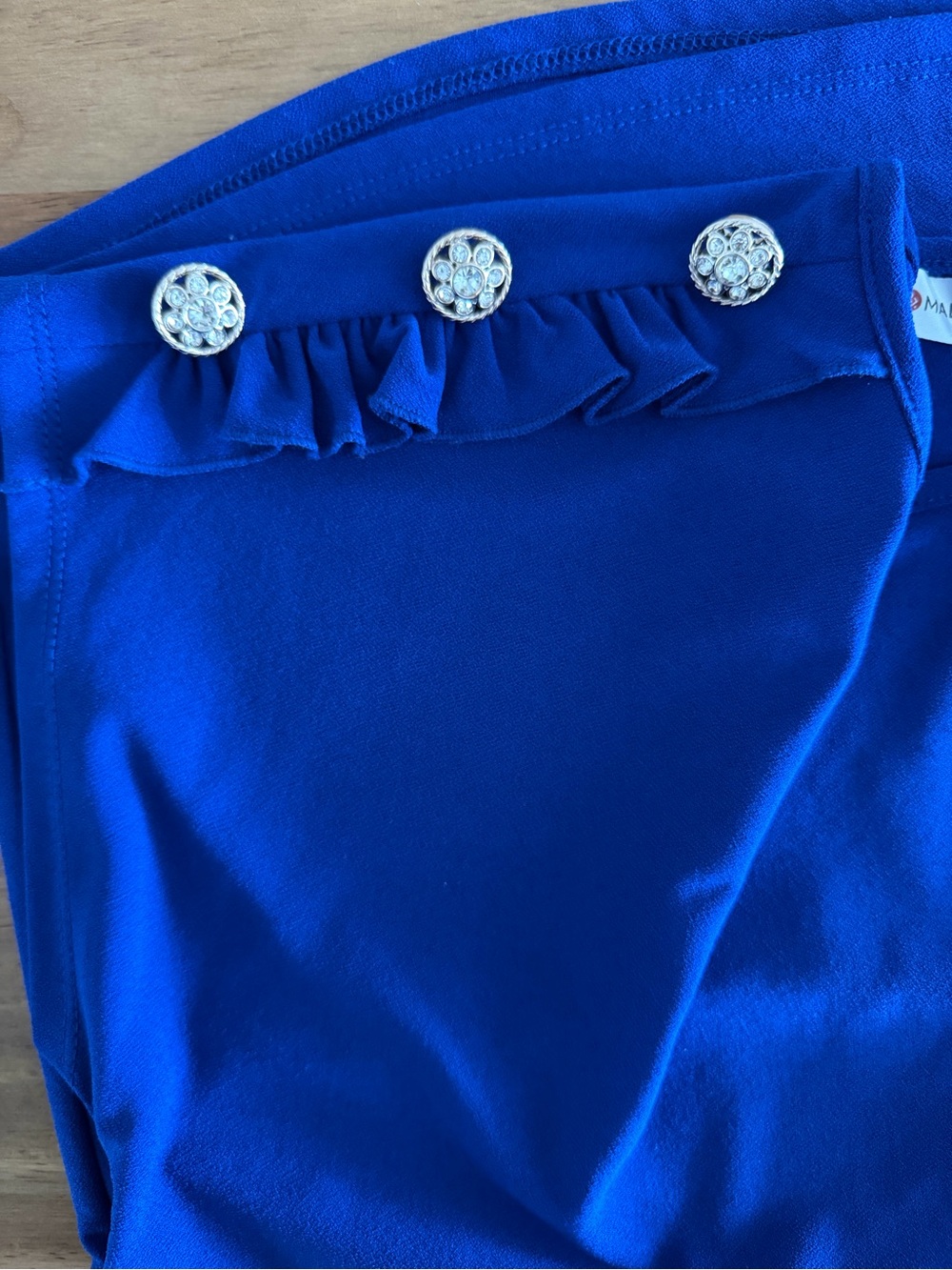 89th & Madison Royal Blue Ruffle Shoulder Button Tee Size M - Picture 3 of 5